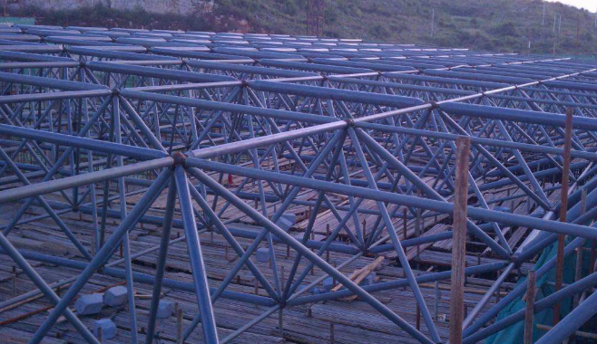 根河概述网架加工公司对网架保温隔热的办法